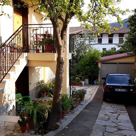 Villa Garden Berat Luaran gambar