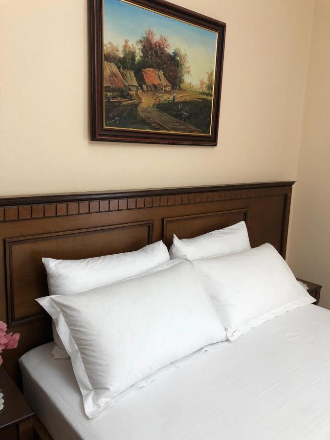 Villa Garden Berat Luaran gambar