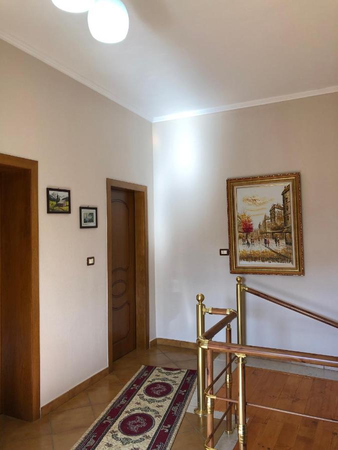 Villa Garden Berat Luaran gambar