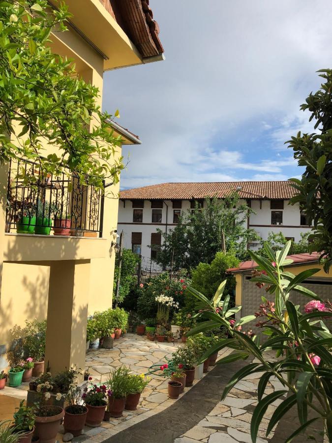 Villa Garden Berat Luaran gambar